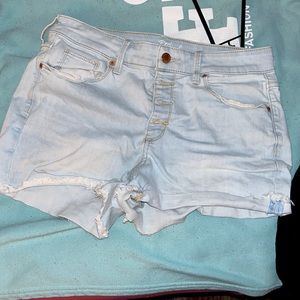 Universal Thread Jean Shorts with front and back pockets